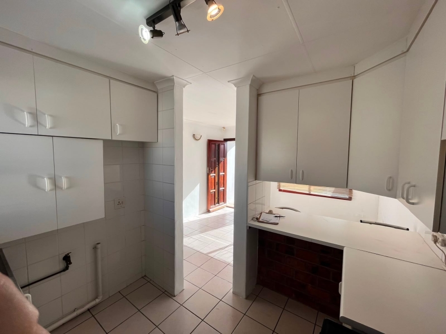 To Let 2 Bedroom Property for Rent in Sherwood Eastern Cape